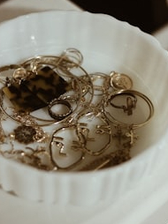 World’s ten largest jewelry brands