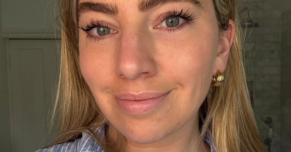 Incredible Volume in One Swipe and Enhances Blue Eyes – ryan