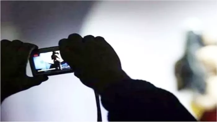 Gonda BJP District President’s offensive video -foral, said – If the woman was sick, she supported – Gonda BJP leaders controversial video games Outrage