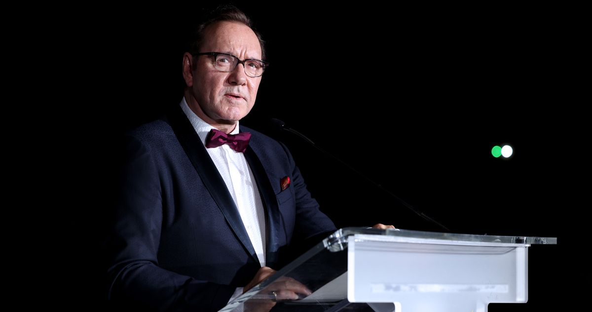 kevin-spacey-accepts-lifetime-fulfillment-award-at-cannes