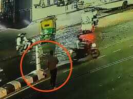 In Jodhpur, a high -speed scorpion blows the young man, learns in the video and falls near the divider