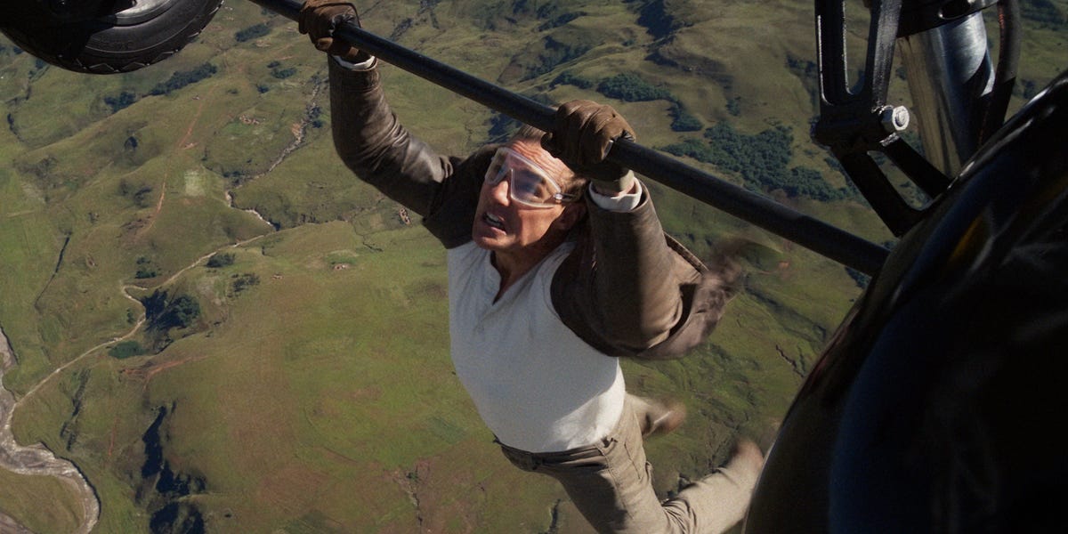 tom-cruise-constantly-pushes-for-bigger,-better-stunts,-and-it-pays-off.