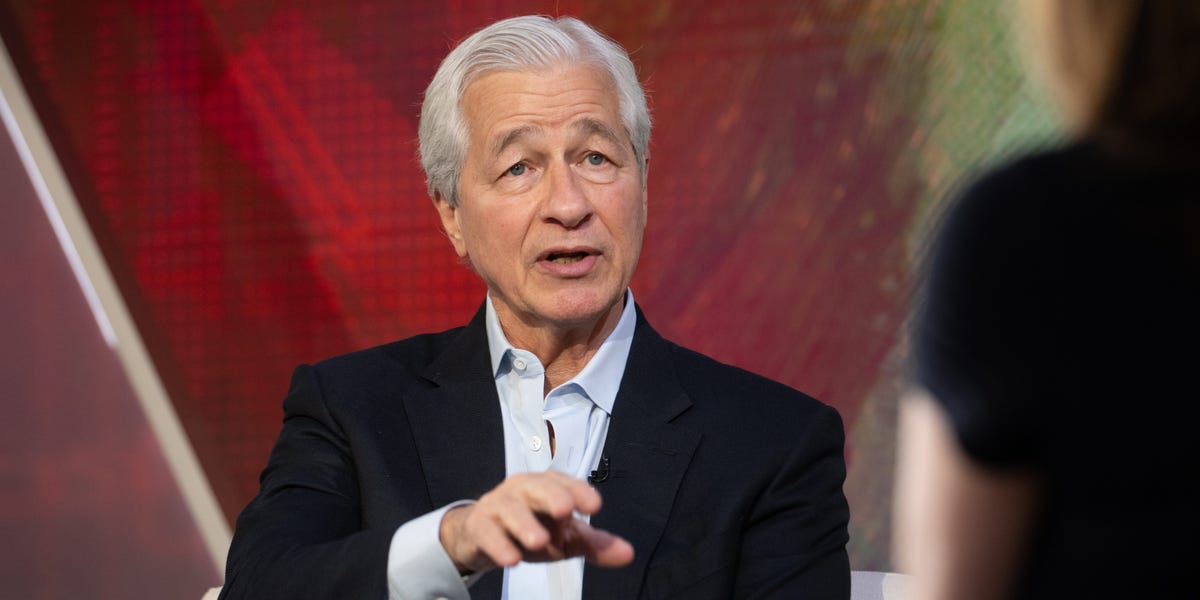 jpmorgan-chase-tells-managers-to-‘withstand’-hiring,-kind-extra-with-much-less