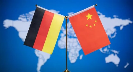 Xi Chinfing perished with a German Chancellor with a phone