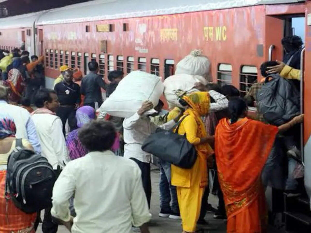 Railway’s close watch about traveling with waiting tickets, now a mistake can be made for millions