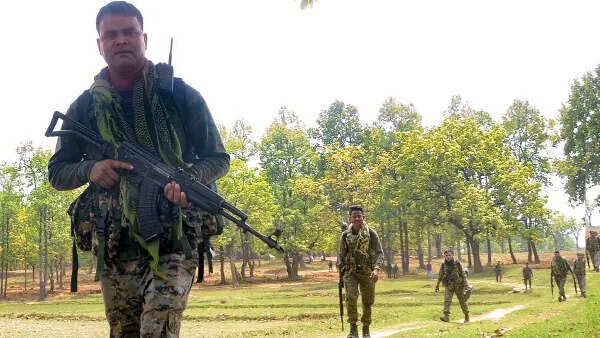 माओवाद का अंत? मोदी सरकार की ‘आयरन फिस्ट अप्प्रोच’ ने खत्म किया नक्सलवाद का किला, जाने कैसे