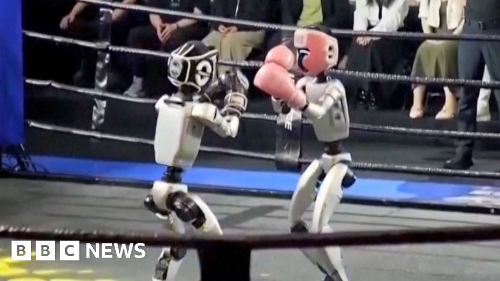 humanoid-robots-fight-in-chinese-boxing-competition