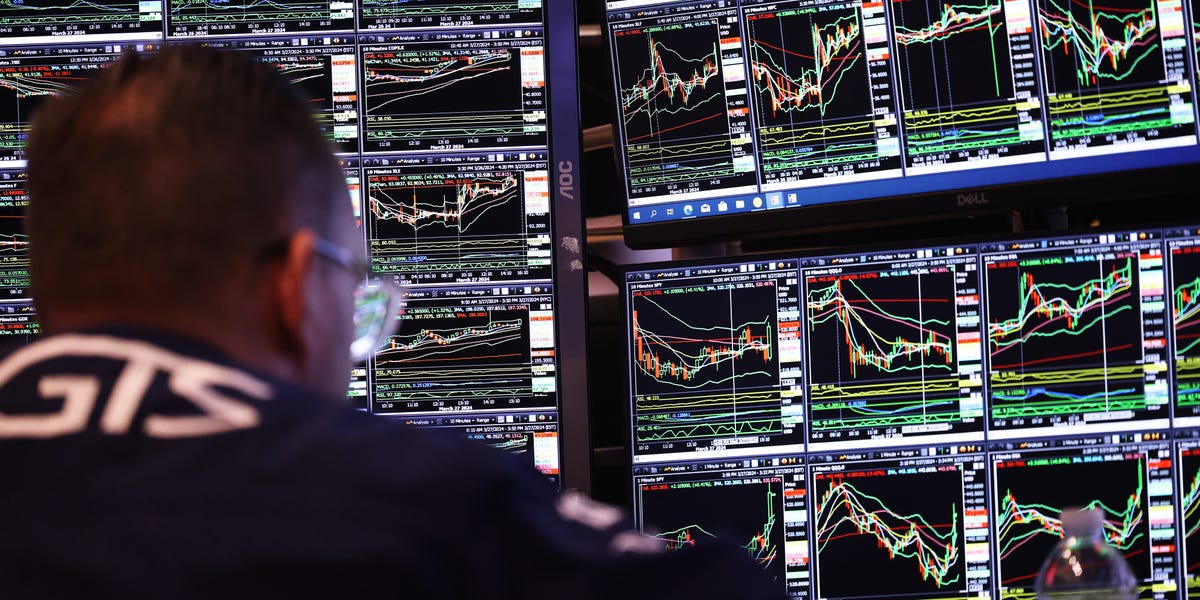 the-companies-reducing-or-ditching-guidance-amid-tariff-chaos:-list
