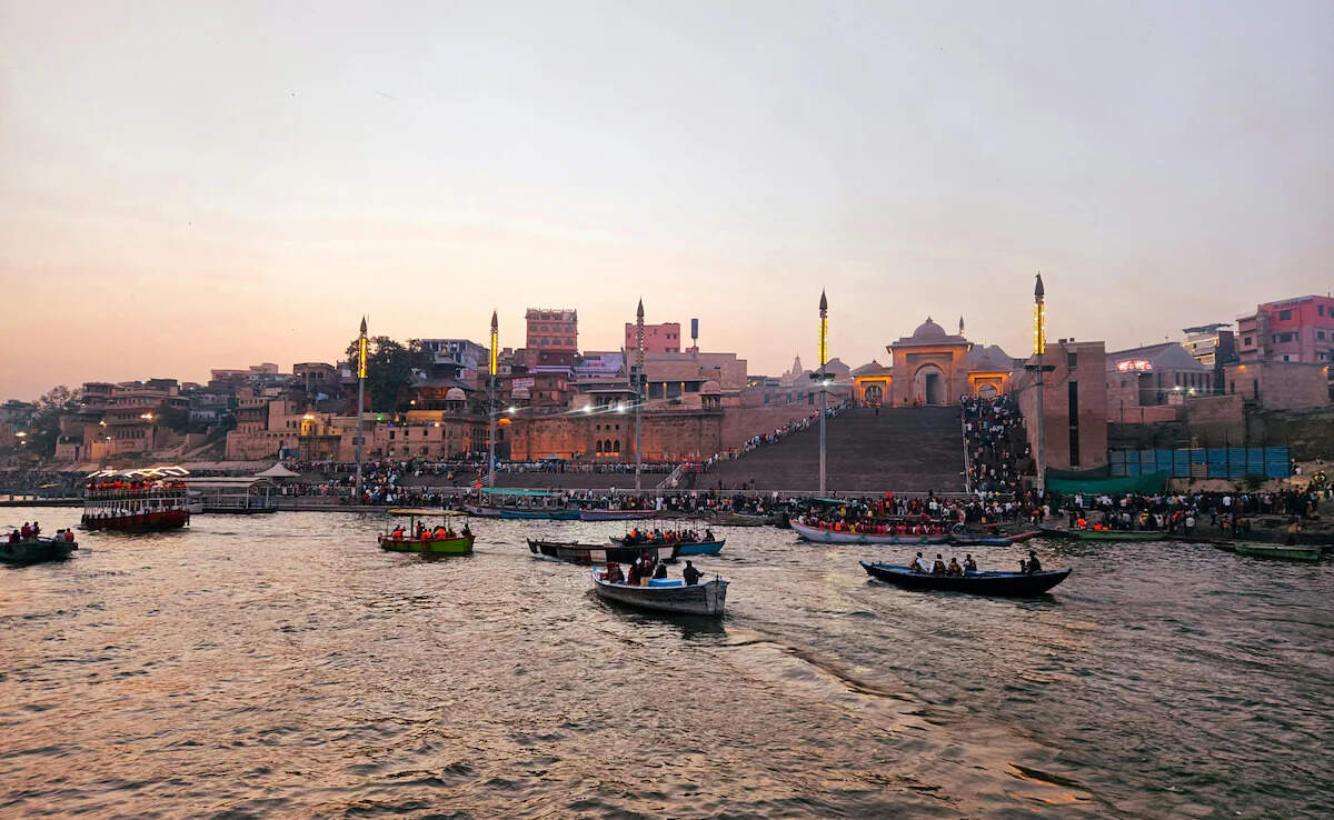 Why is the Ganges River flowing everything in Kashi? Half to 1 hour is upside down