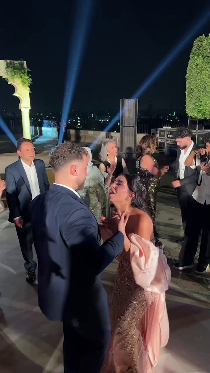 لقطات مبهجة من خطوبة ابنة الدكتورة #هبة_قطب.. وحضور لافت للفنان #ياسر_جلال