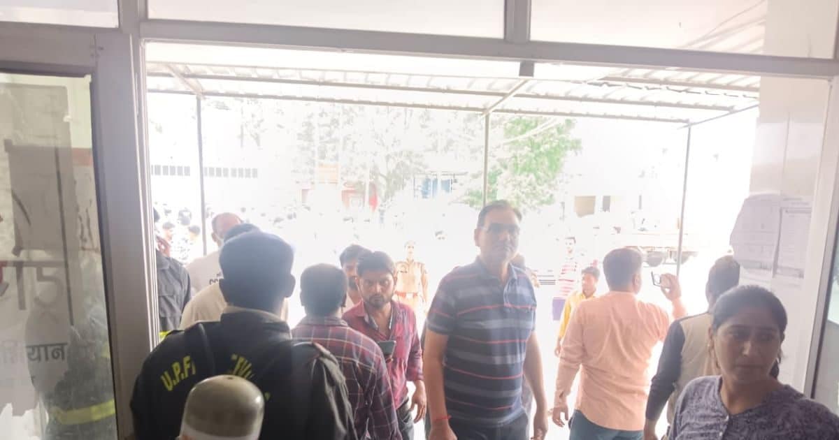 Shahjahanpur News: Quick leakage of toxic gas in government medical college, struggling patients