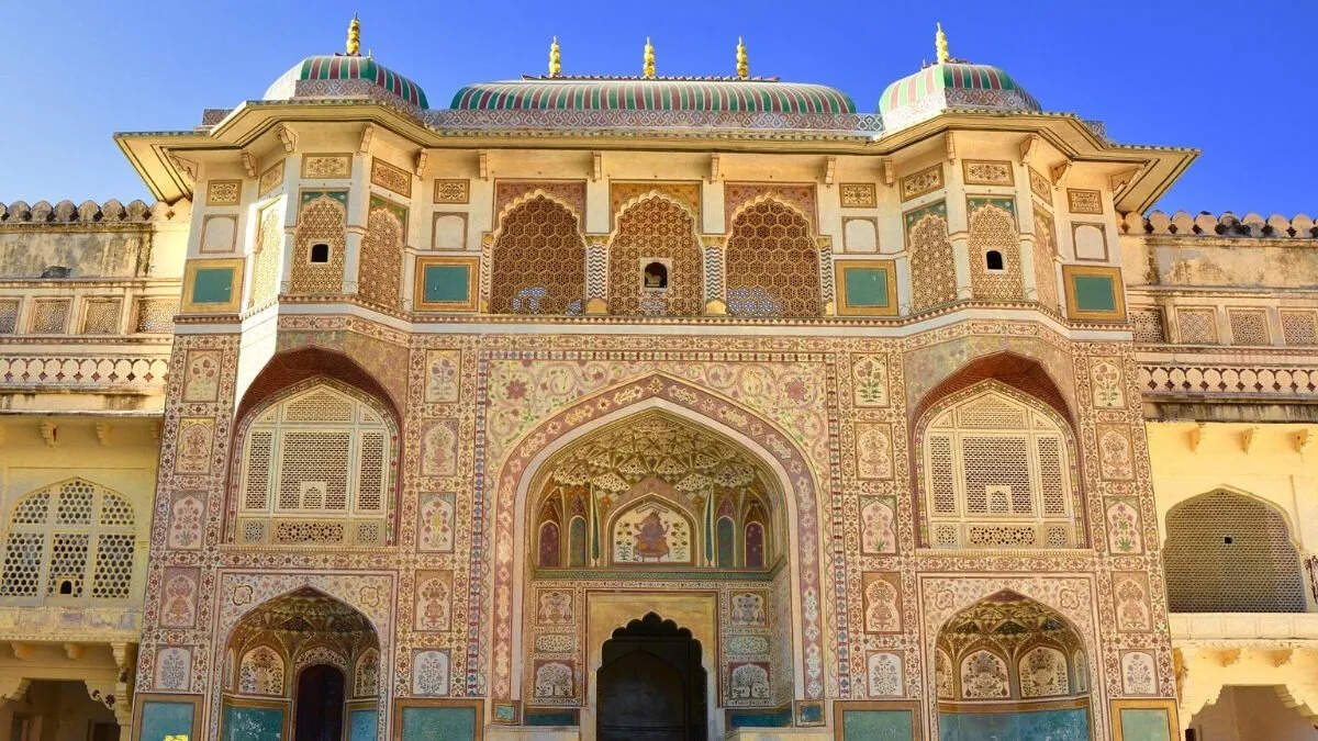 Why is the first choice of each tourist just 11 km from Jaipur? Learn reasons and features in the video