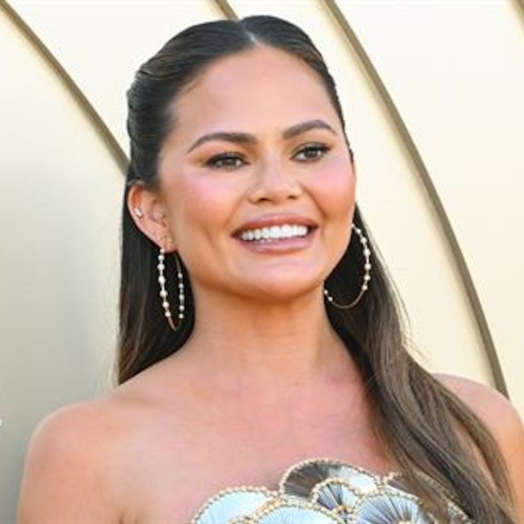 chrissy-teigen-finds-photo-from-hairline-lowering-scheme