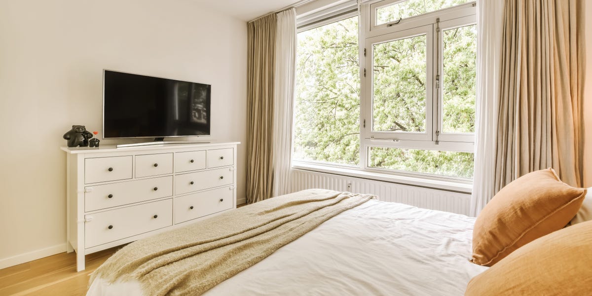 bedrom-things-you-should-get-rid-of,-from-professional-organizers
