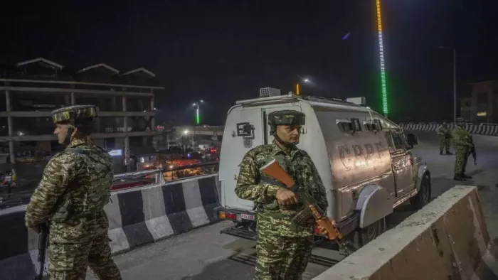 MOCK BOR: Nazga Siren … Electricity is cut, these districts along the pack border in Jammu and Kashmir will be a ridiculous drill -a flock drill is drilled in Poonch and Rajouri -Wan wedding adjacent to the border of Pakistan in Jammu and Kashmir.