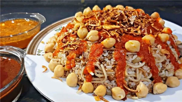 مخاطر-تناول-الكشري-في-عبوات-بلاستية