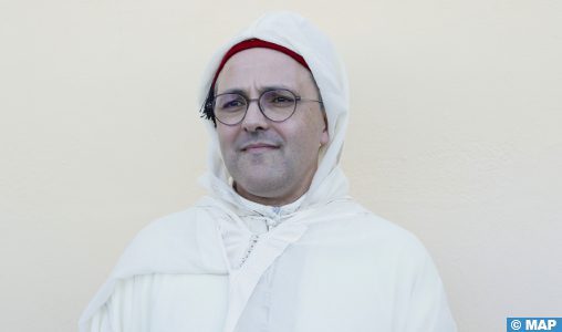 بورتريه-العلوي.كفاءة-التواصل-المؤسساتي-الهادئ-four