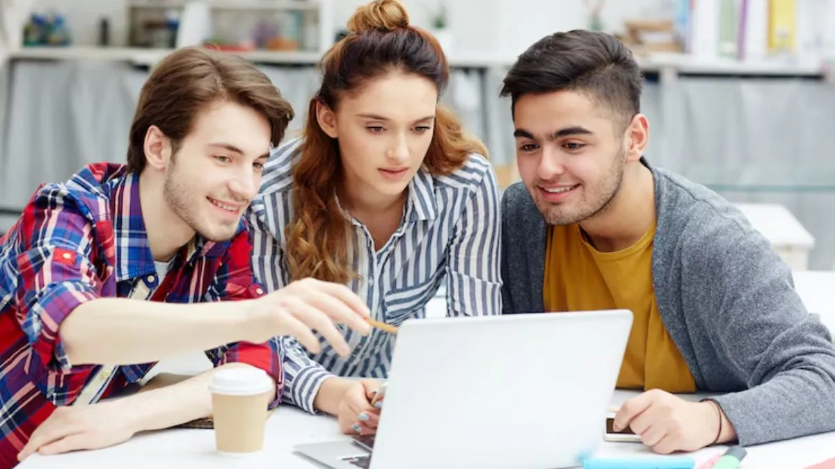 Are HP shooters with i5 and 8 GB of RAM good for students?