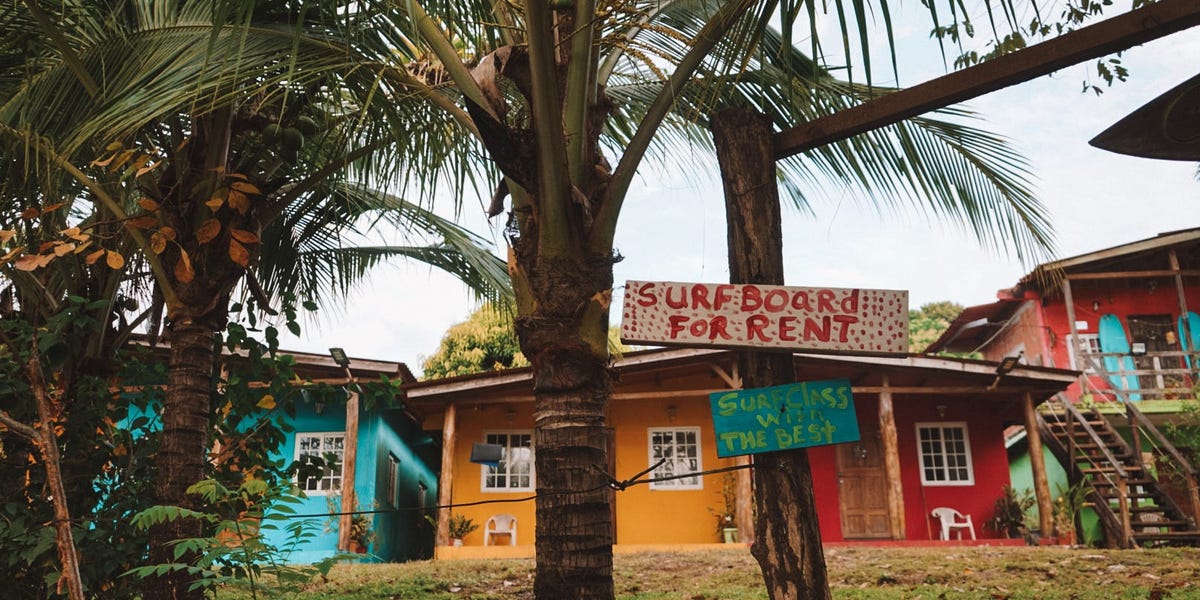 i-maved-to-a-remote-town-on-the-pacific-flee;-best-surprises