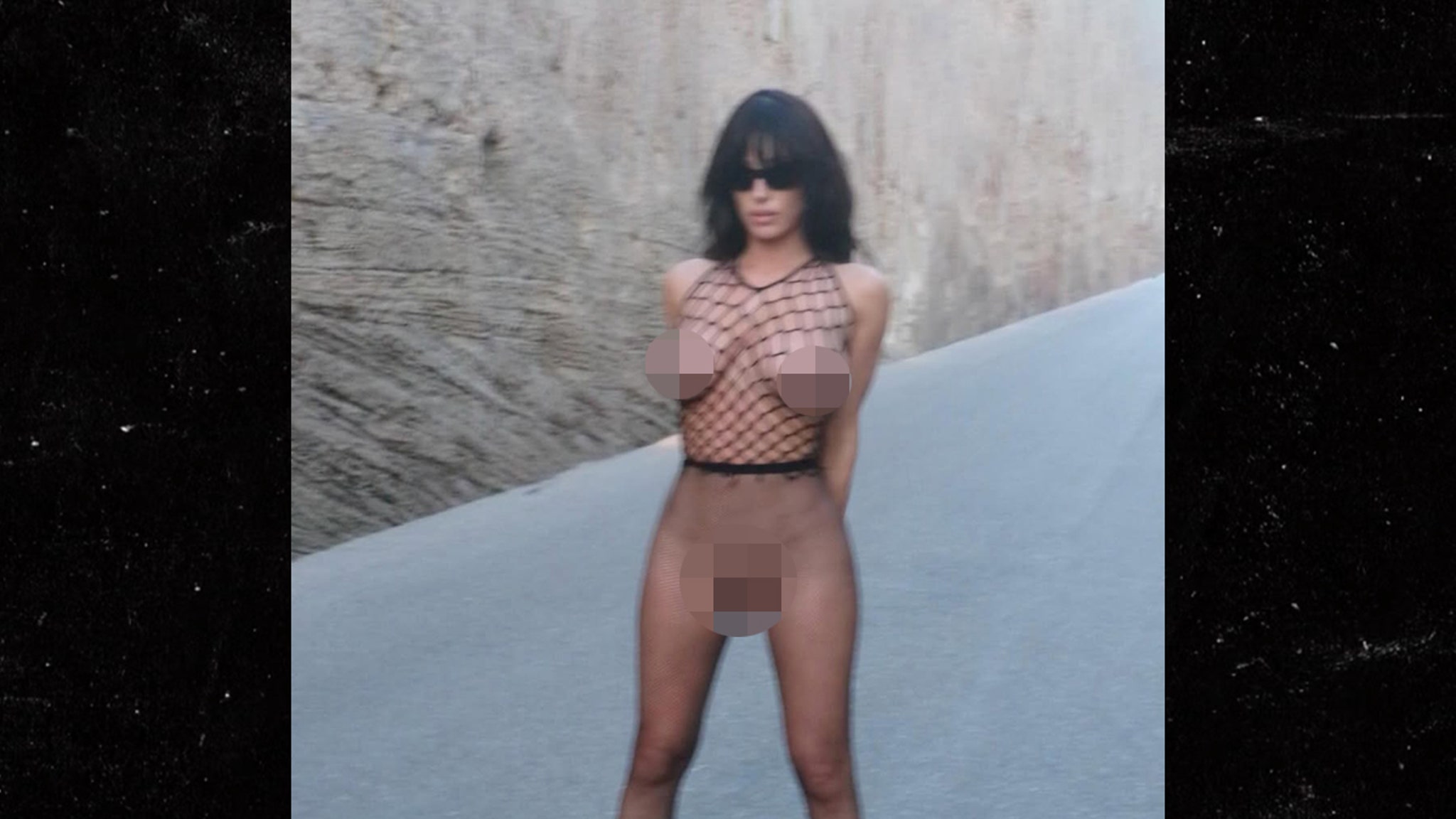 bianca-censor-sizzles-in-dusky-lingerie-and-stillettos