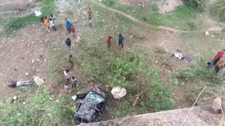 An affordable accident in Udaipur, a car in a 60 -foot deep ditch on the National Highway
