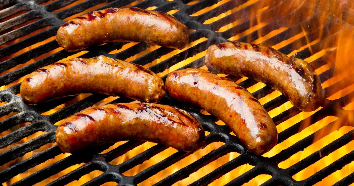 stubborn-bbq-grease-melts-away-with-3.50-staple-you’ll-already-own-in-your-kitchen