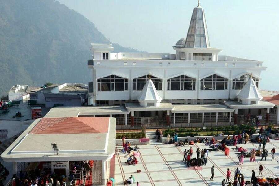 Why is it necessary to pay obedience in the Ardhunwari Temple before visiting Vaishno Mata Durbar? Know my mysterious mythology in the video