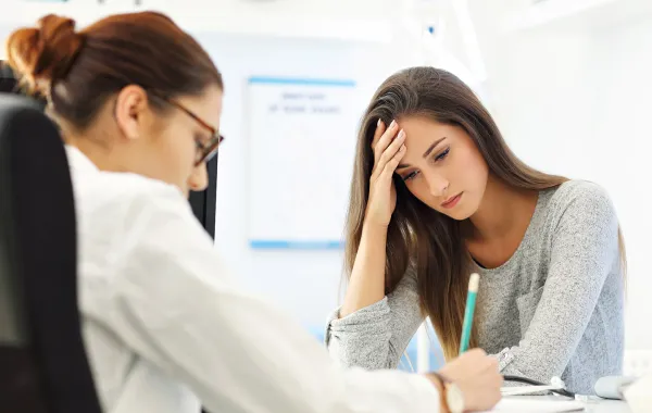 مشكلة صحية شائعة وخطيرة إذا لم تتم السيطرة عليها.. إليكِ أهم الأطعمة والسوائل التي تخفض ضغط…
