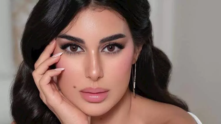 “السر-في-اللون-الأزرق”-ياسمين-صبري-بإلاr.