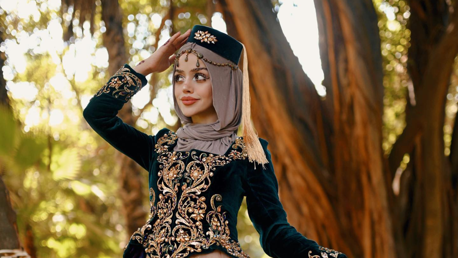 شقيق-عبير-الصير-يذرف-الدموع-في-حفل-خبتها-(فيديو)