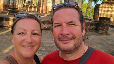 geni-x-couple-gits-up-city-lifestyles-to-drag-a-seaside-resort-in-thailand