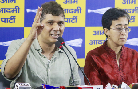 Delhi: ‘monkey’ targeted BJP’s 100 -day functioning