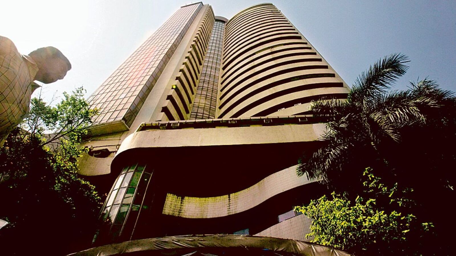 Shares to look at: Suzlon, Ola, Bajaj Auto, Mazagon Dock, Senco Gold under shares that focus on May 30 | Einsmark news