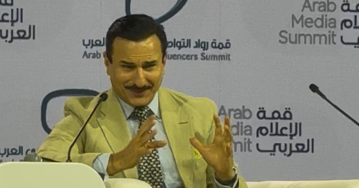 سيف-علي-خان-في-قمة-الإعلام-العربي:-“هناك-تواصل-طبيعي-بينا”