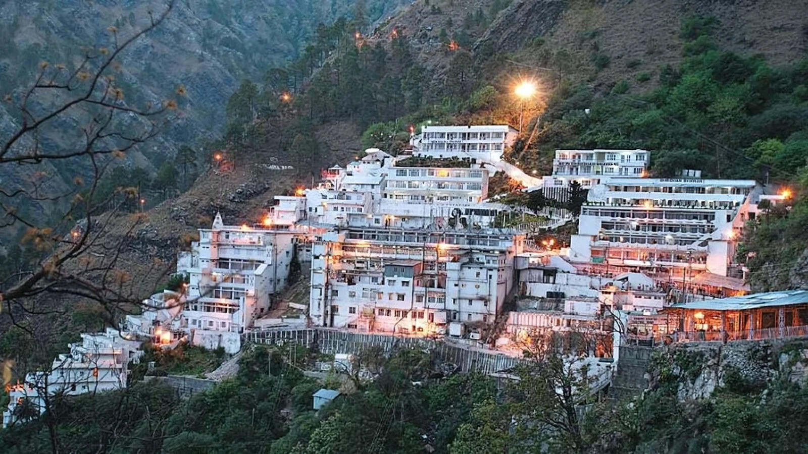 The vision of this temple is incomplete, Vaishno Devi Yatra, knows in the viral footage, which is the place and what is the mythological meaning