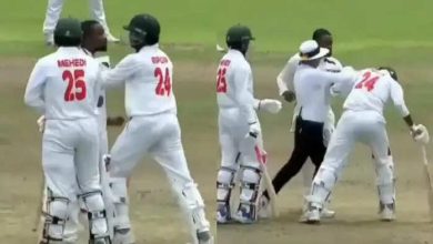 South Africa and Bangladesh players clashed on the cricket field, also wrapped the referee in the middle