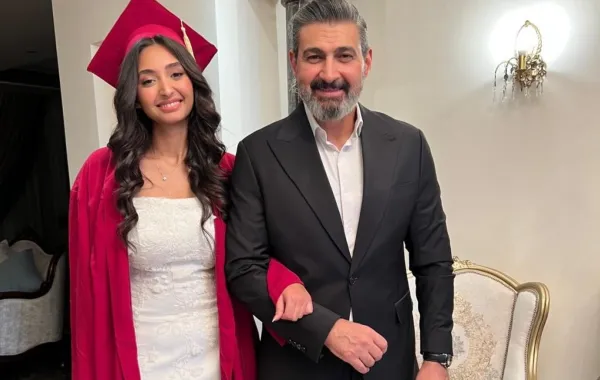 ياسر جلال يحتفل بتخرج ابنته من الثانوية العامة