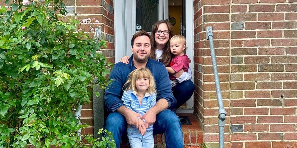 my-husband-and-i-moved-in-with-my-fogeys-sooner-than-i-had-daughter
