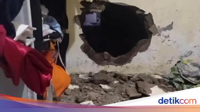 Viral of the house in cikarang in ruins in a thief: the walls of the broken
