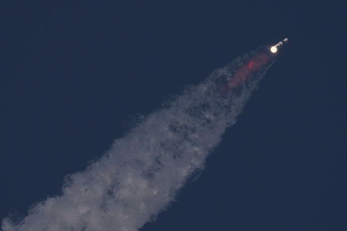 faa-calls-for-anccident-into-spacex’s-latest-out-control-starship-fligh