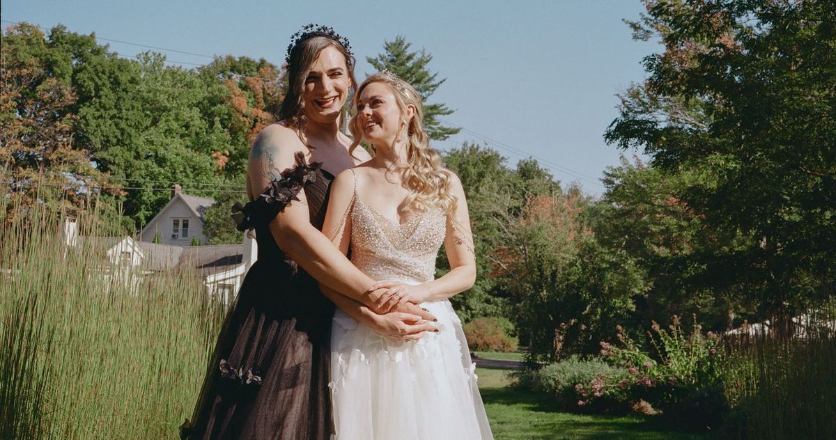 gaze-interior-a-witchy-marriage-ceremony-within-the-woods