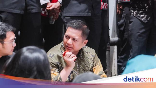 Banten -Legislature Problem Survey Indicator: Unable to appreciate the performance within 100 days