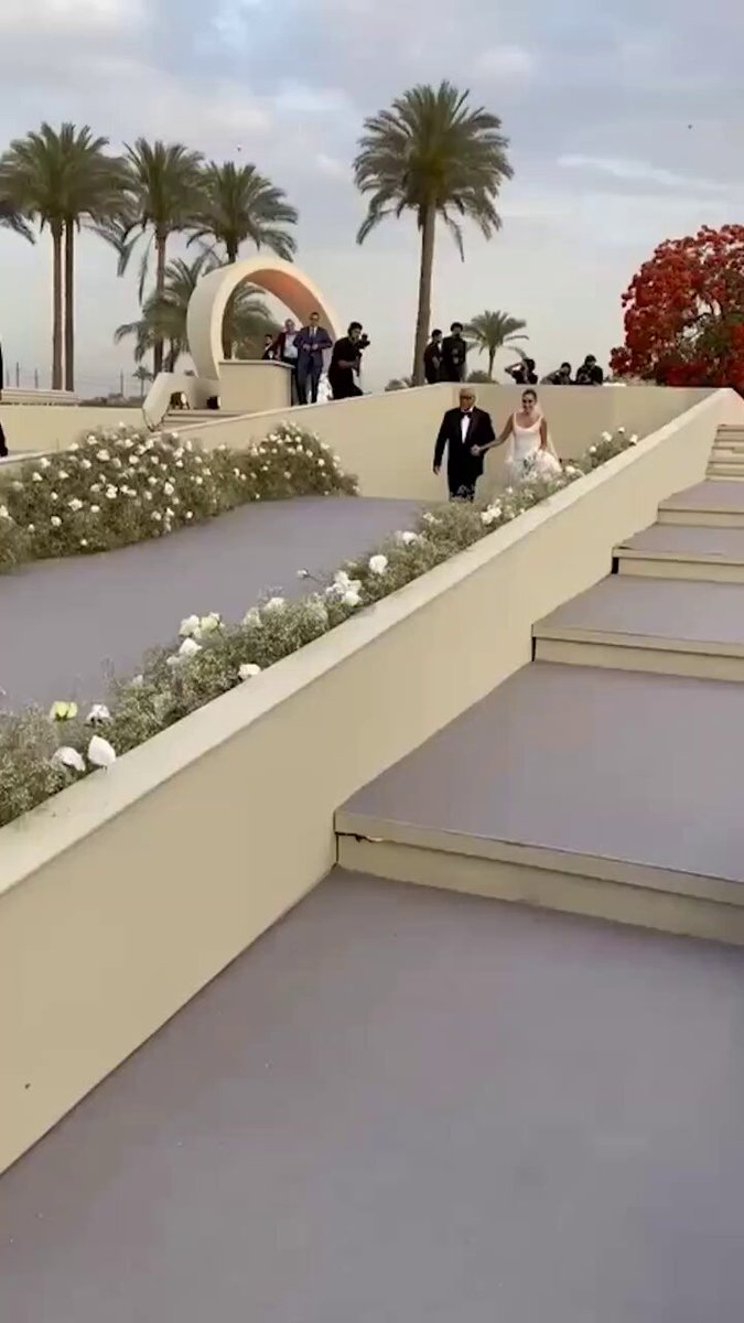اللقطات الأولى من حفل زفاف أمينة خليل على أحمد زعتر بحضور منى زكي ، نجلاء بدر ، الطفل علي…