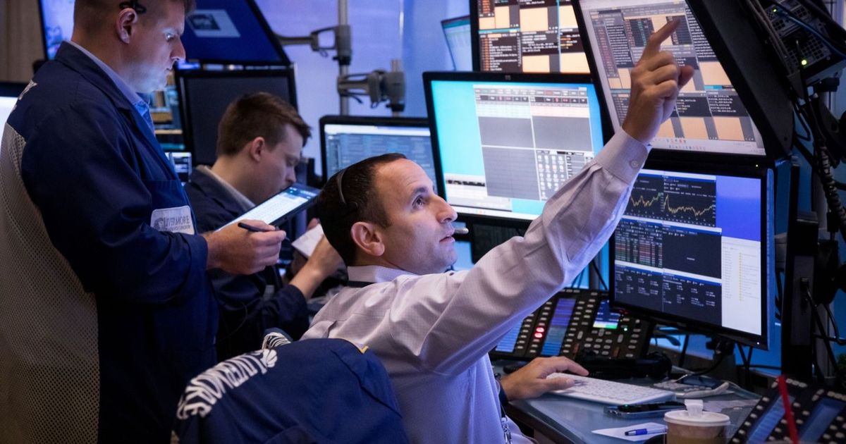 US stock indicators sign up the strongest monthly performance in May since 1990