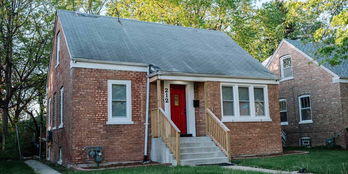 you-can-buy-pope-leo-xiv’s-childhood-home,-however-there’s-a-gain