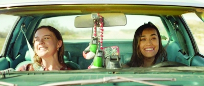 A woman on the road in the face of a serial killer – ryan