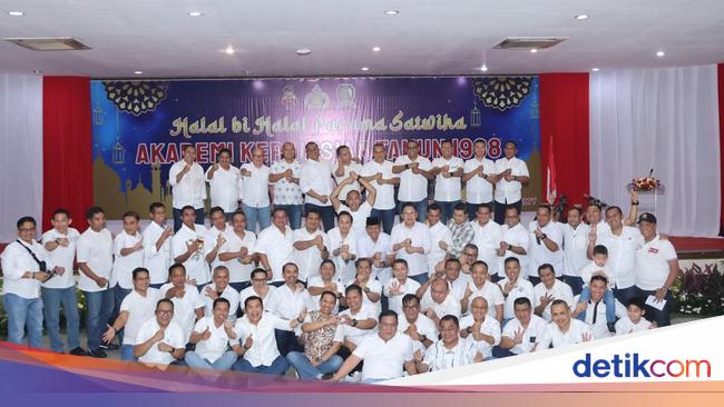 Halal Bihalal at the Metro Police, Akpol 98 Solid Support Precision Police
