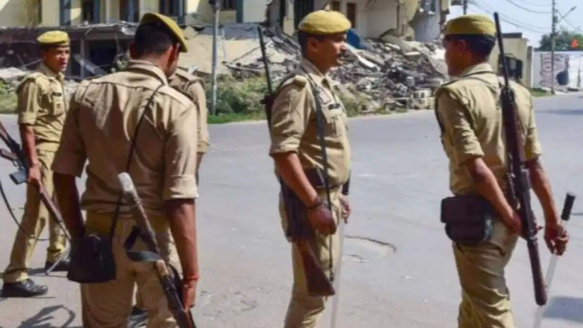 The body found near Baprola Vihar Nalla revealed the wallet in the pants the secret of murder