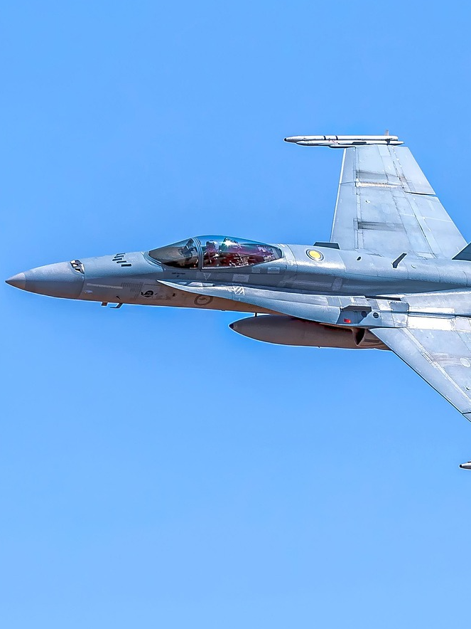 Which country has the highest fighter jet?