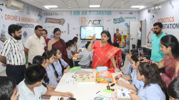 Korean language, many other facilities studied in this school in Delhi, also included – Arwachin School Delhi teaches Korean and Holistic Development